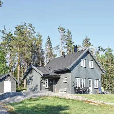 Five Bedroom Holiday In