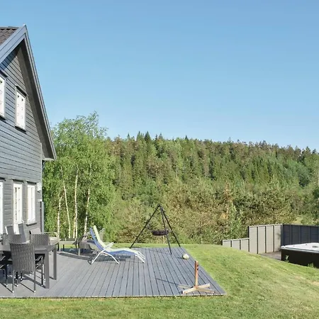 Five Bedroom Holiday In *