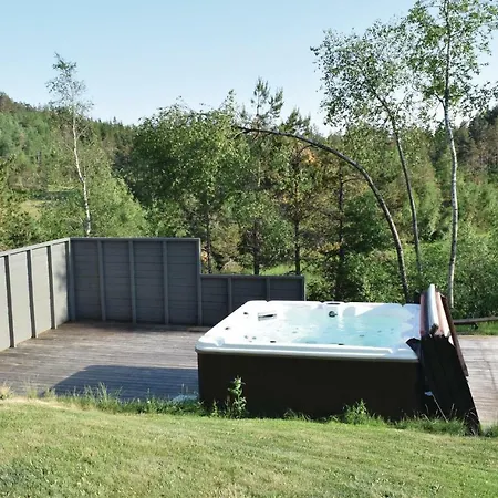 Five Bedroom Holiday In